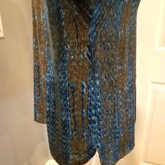 DEEP V-NECK WILLI SMITH TOP. SIZE SM. LOOSE FITTING. - Picture 4 of 10